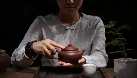 茶香飘溢：揭秘品茶养生之道